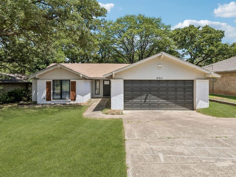4311  Rockwood Trail , Arlington Texas 76016