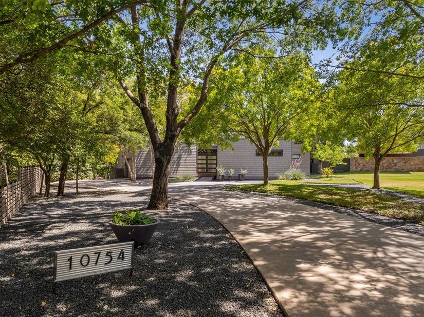 10754  Wyatt Circle , Dallas Texas 75218