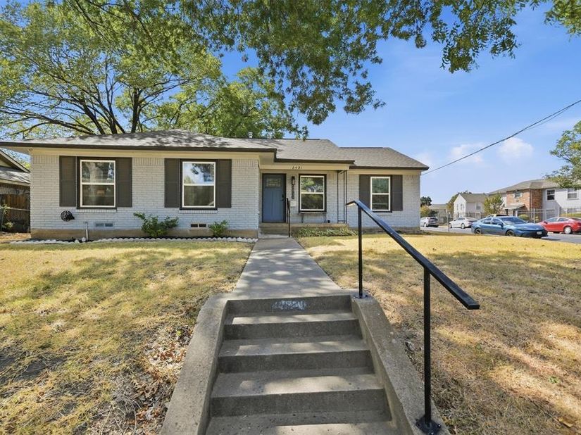 2421  Hillburn Drive , Dallas Texas 75227