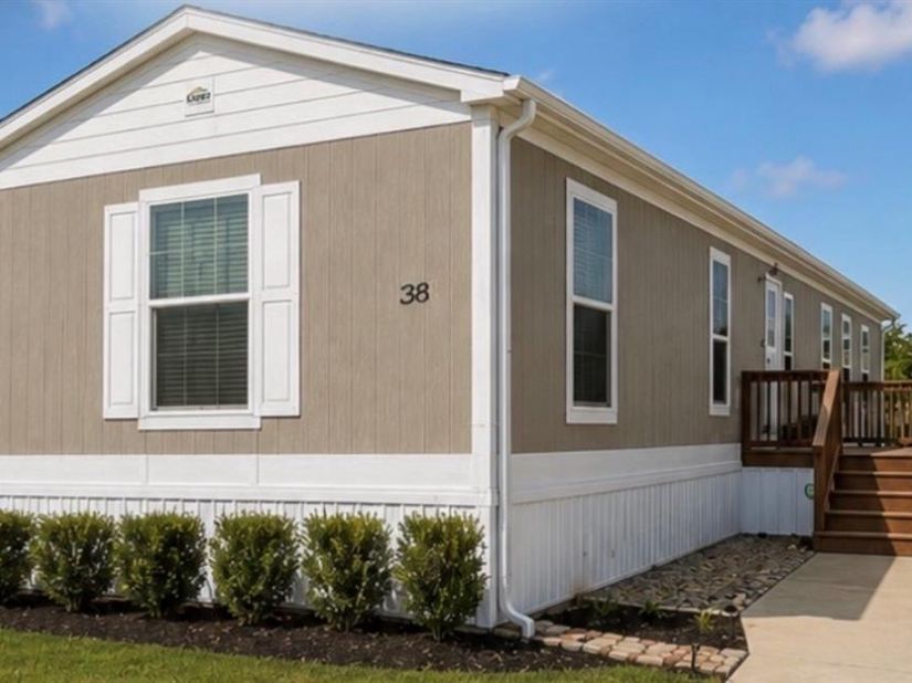 1800  Oak Grove Road E 38, Burleson Texas 76028