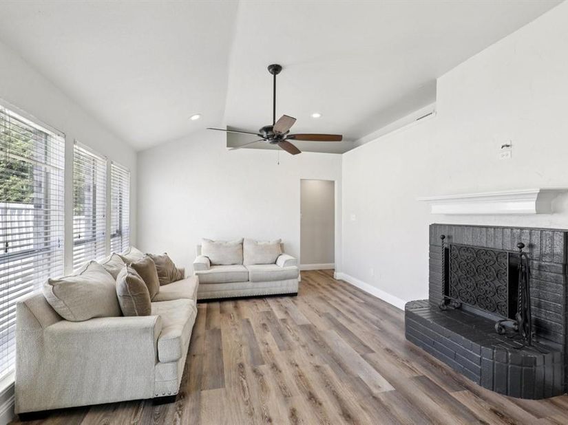 767  Deauville Circle E, Fort Worth Texas 76108