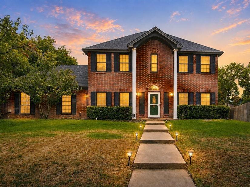 605  Keel Way , Azle Texas 76020
