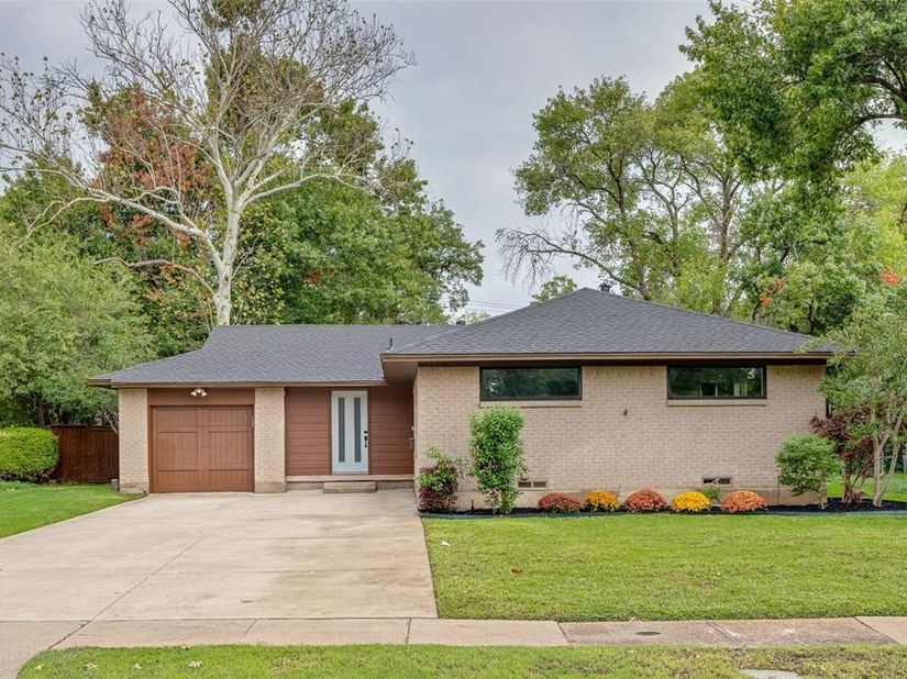10109  San Lorenzo Drive , Dallas Texas 75228