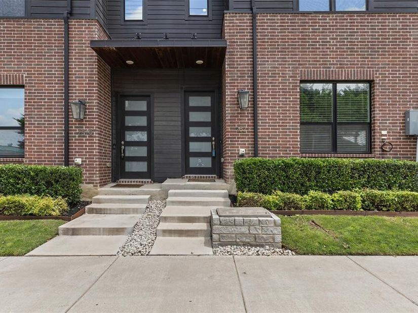 2821  Stanley Avenue , Fort Worth Texas 76110