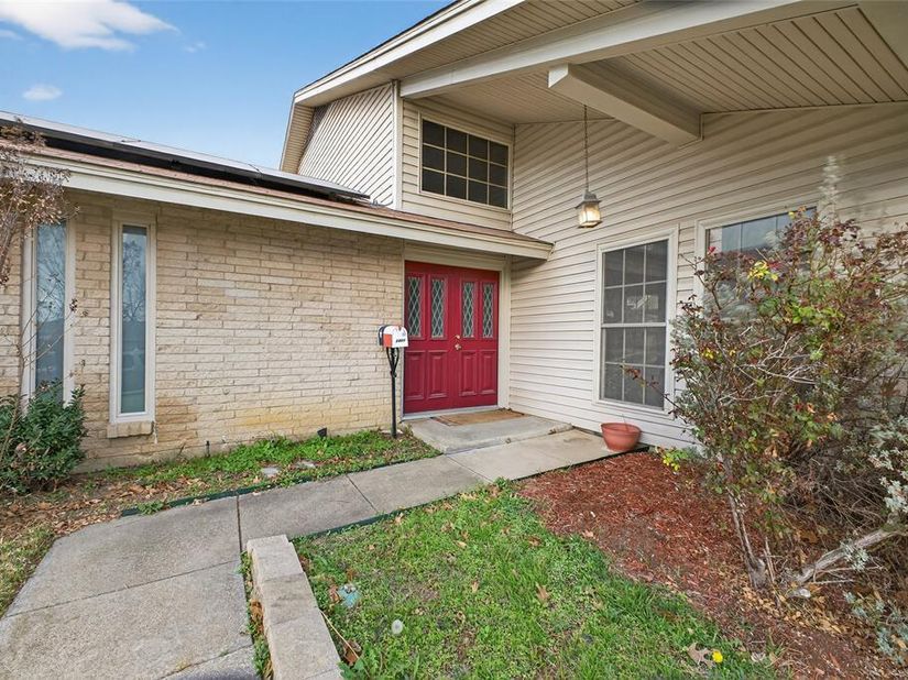 2801  Vancouver Street , Irving Texas 75062