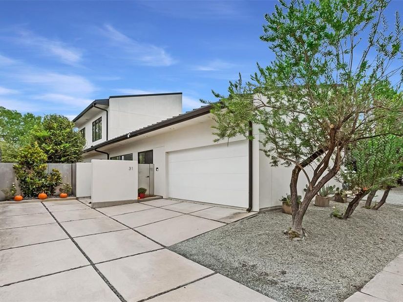 31  Vanguard Way , Dallas Texas 75243