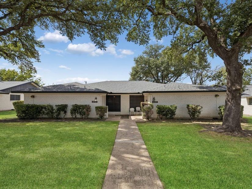 15745  El Estado Drive , Dallas Texas 75248