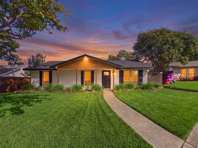 10835  Hayfield  , Dallas Texas 75238