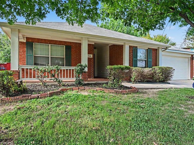 705  Fox Hunt Trail , Fort Worth Texas 76179