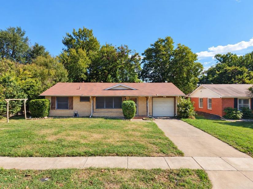 3702  Tam O Shanter Drive , Mesquite Texas 75150