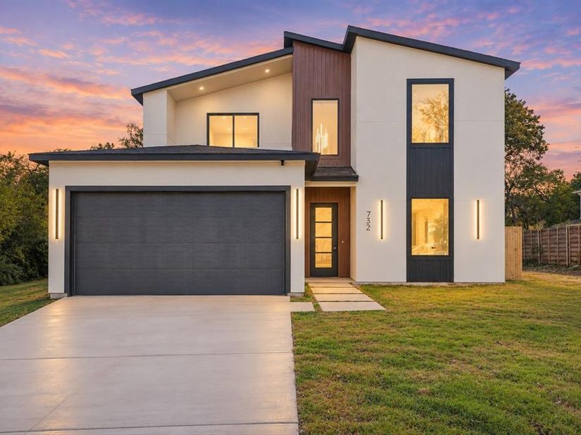 732  Fernwood Avenue , Dallas Texas 75203