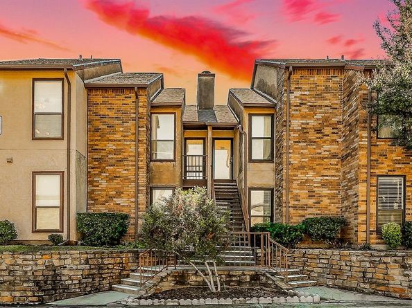 1300  Memory Lane  5221, Arlington Texas 76011