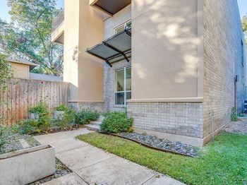 5014  Pershing Avenue 