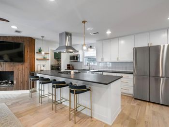 9124  Westglen Drive 