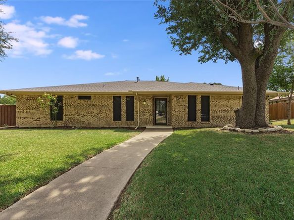 642  Ray Avenue , DeSoto Texas 75115