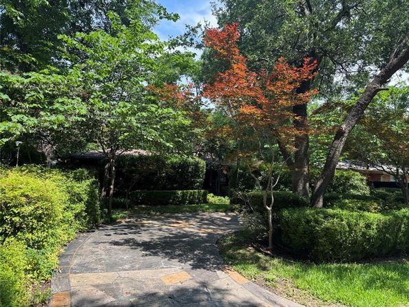 10329  Lake Gardens Drive , Dallas Texas 75218