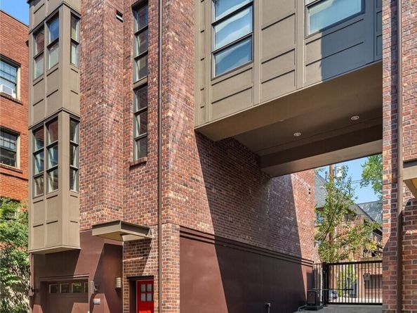 429 13th Avenue E, Seattle WA 98102