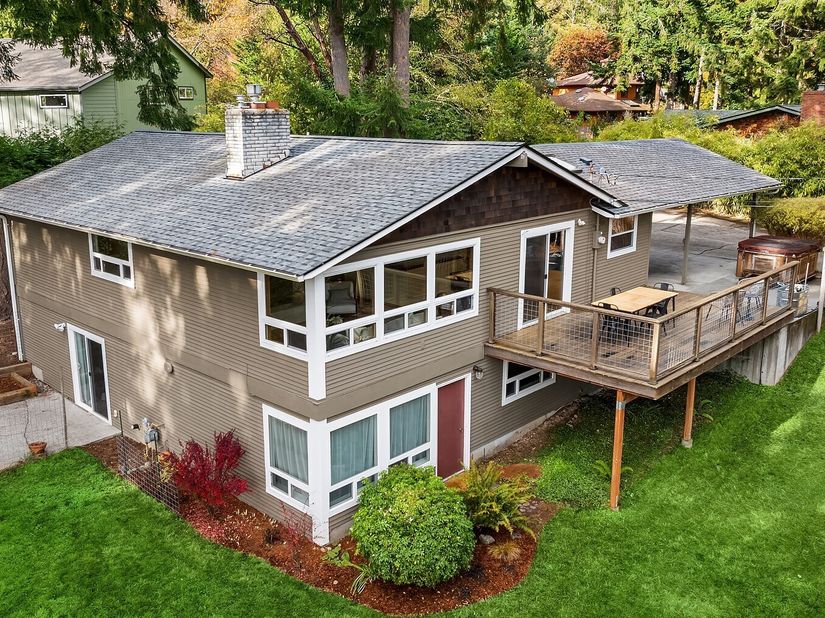11135 107th Avenue SW, Vashon WA 98070