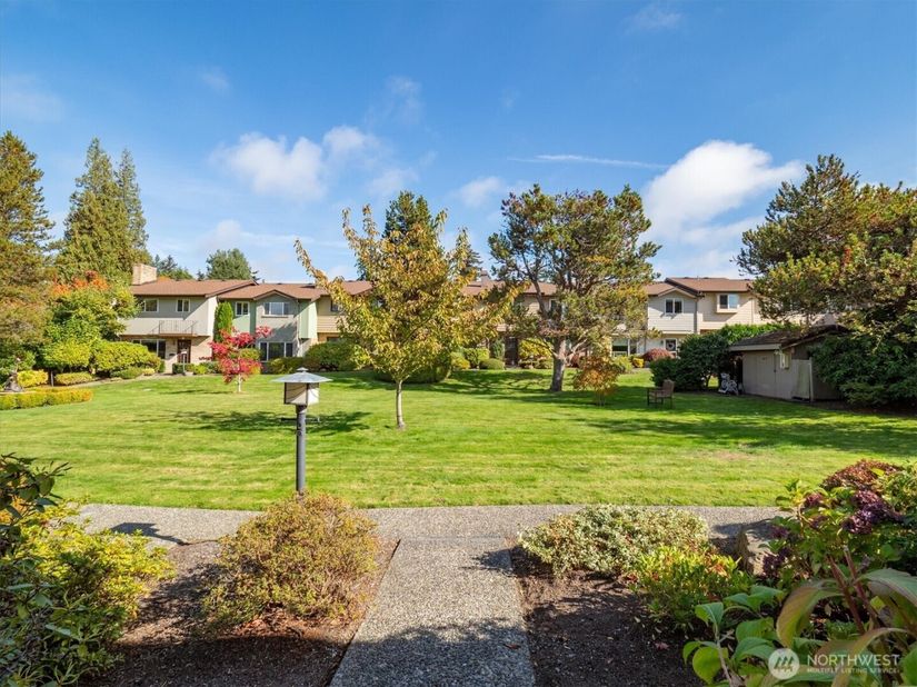 1525 NW 195th Street 22, Shoreline WA 98177