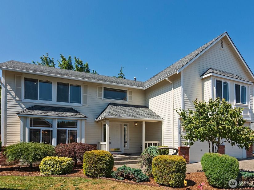 4313 NE 6th Court, Renton WA 98059