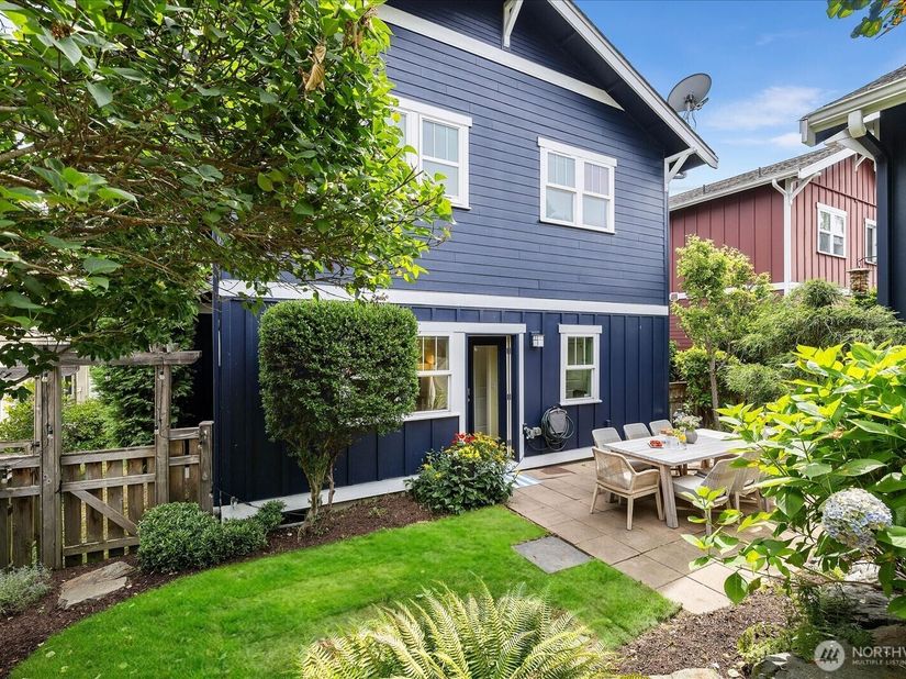 5925 31st Avenue SW, Seattle WA 98126