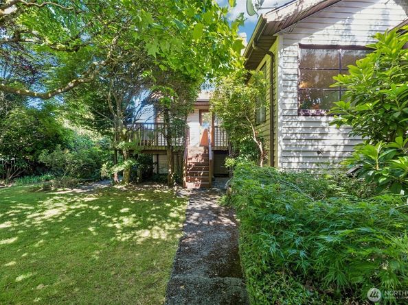 8812 Dibble Avenue NW, Seattle WA 98117