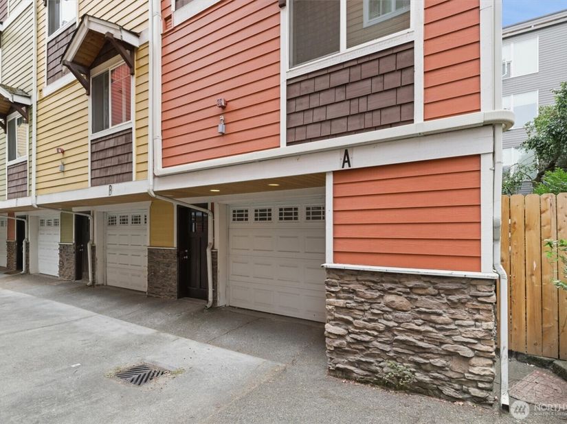 6825 Weedin Place NE A, Seattle WA 98115