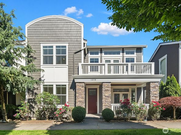 1270 Pine Crest Circle NE, Issaquah WA 98029