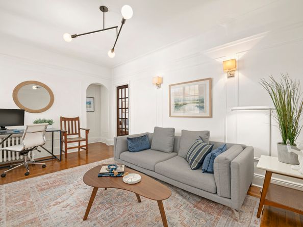 232 East 6th Street 6E, New York NY 10003