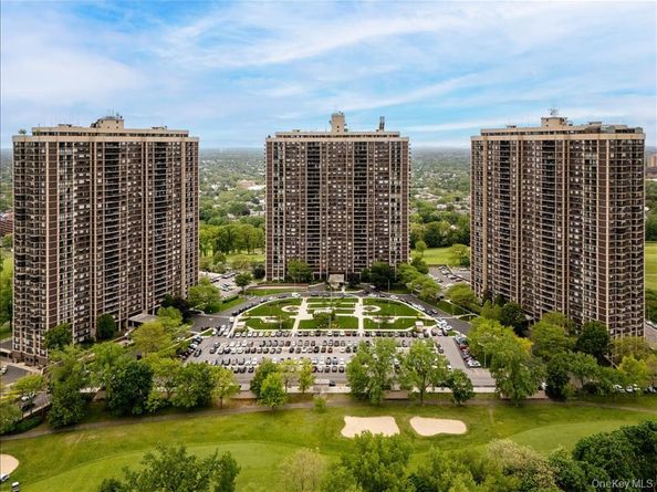 269-10 Grand Central Parkway 19K, Queens NY 11005