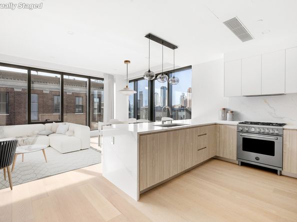 11-36 45th Road PH7B, Queens NY 11101