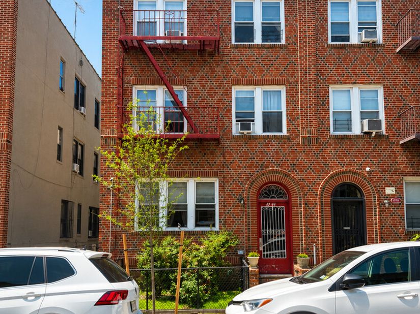 47-44 44th Street, Queens NY 11377