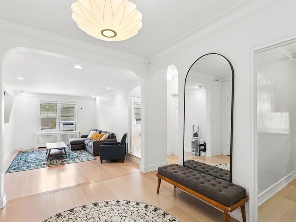 300 West 53rd Street 2E, New York NY 10019