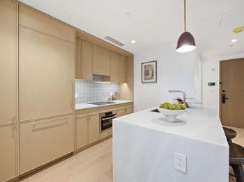 24-01 Queens Plaza N