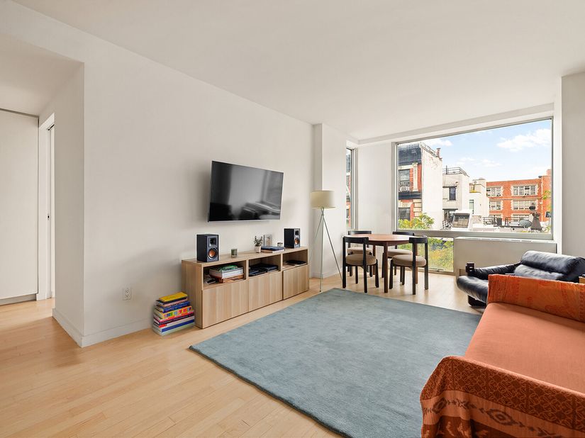 425 East 13th Street 6G, New York NY 10009