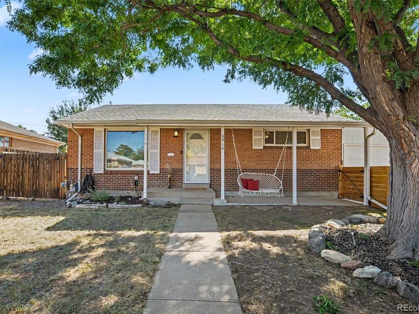 6910 Ruth Way, Denver CO 80221