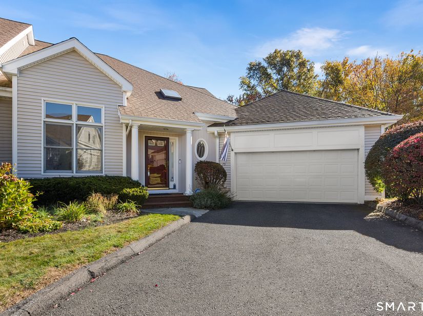 73 Summerfield Gardens 73, Shelton CT 06484