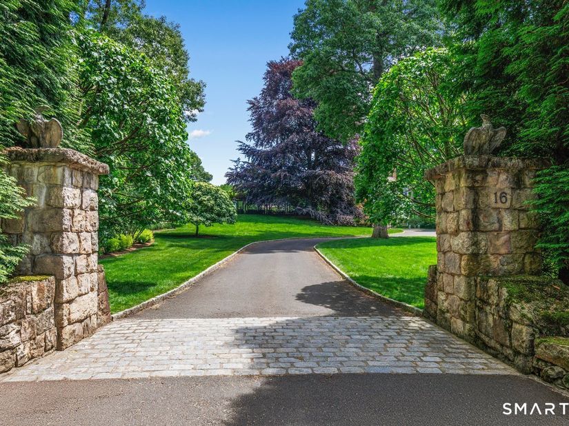 16 East Trail, Darien CT 06820