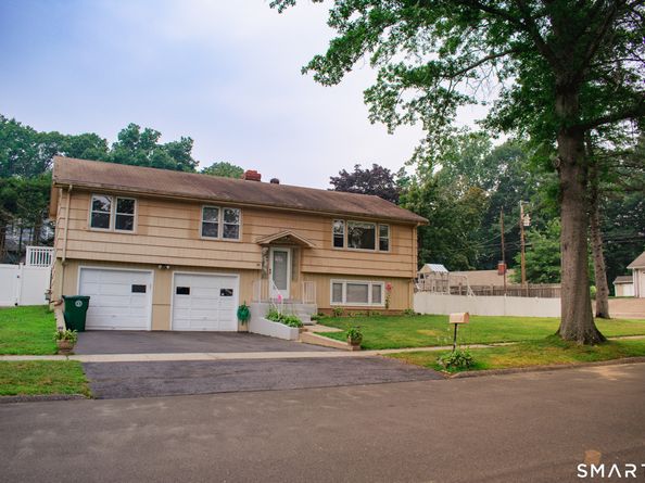 20 Walker Drive, Stratford CT 06614