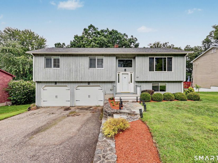 35 Bruce Drive, Shelton CT 06484