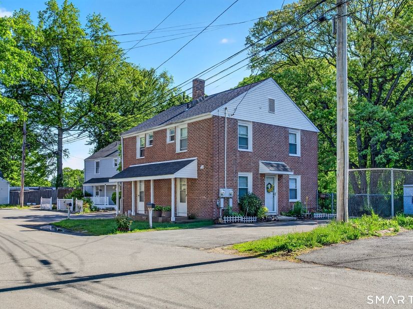 180 Dupont Place, Bridgeport CT 06611