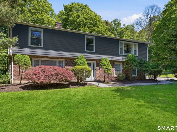 22 Cobblestone Place, Wilton CT 06897
