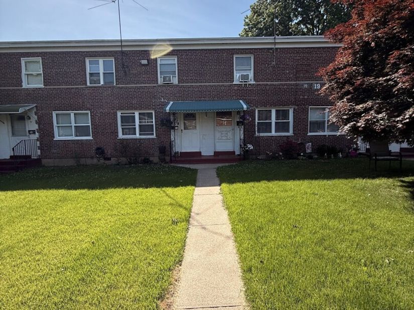 Court A Bdlg 19 Unit 73 Court, Bridgeport CT 06610