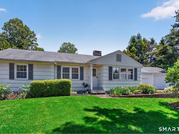 2 Diamond Drive, Newtown CT 06470