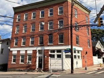 290 W Main Street