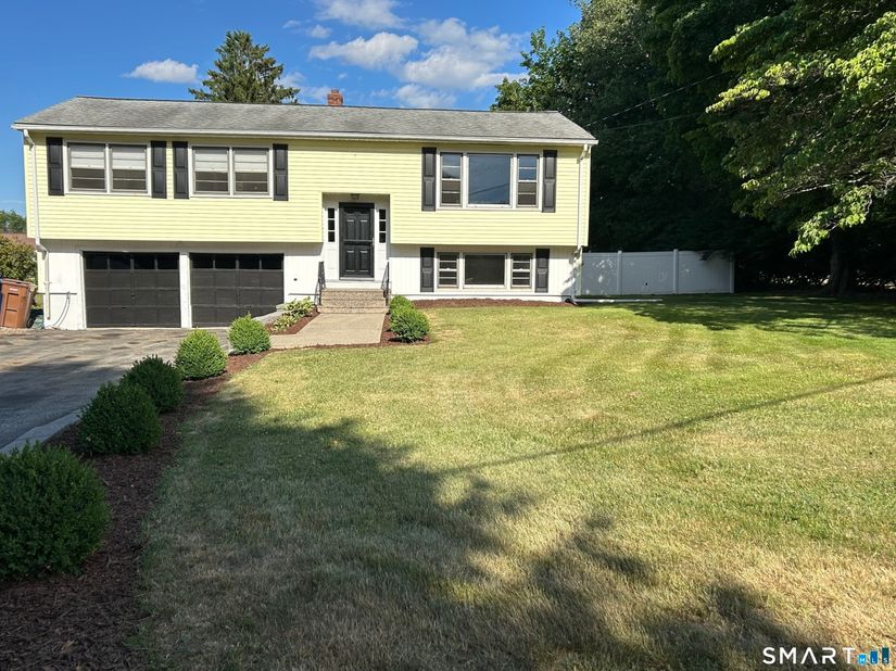 5 Sharon Court, Shelton CT 06484