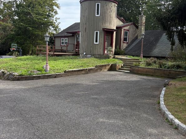 40 Maple Avenue N, Westport CT 06880