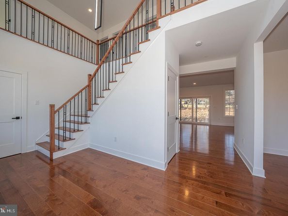 2627 County Line Rd, Chalfont PA 18914