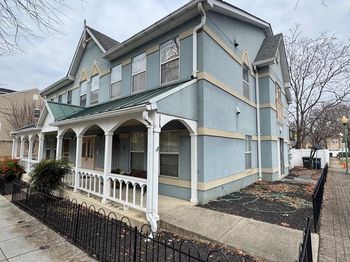 3710 Roosevelt Place NE