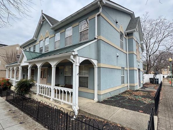 3710 Roosevelt Place NE 3710, Washington DC 20019